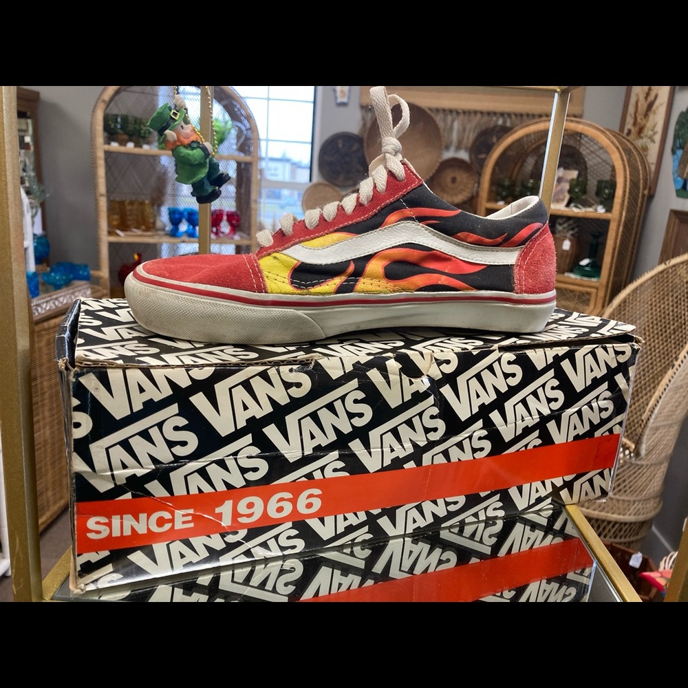 Vintage Vans red with flames! Men size 8 super cool